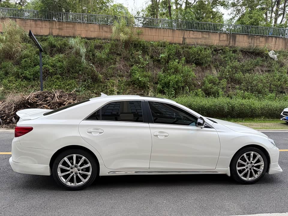 Toyota Reiz Toyota Reiz