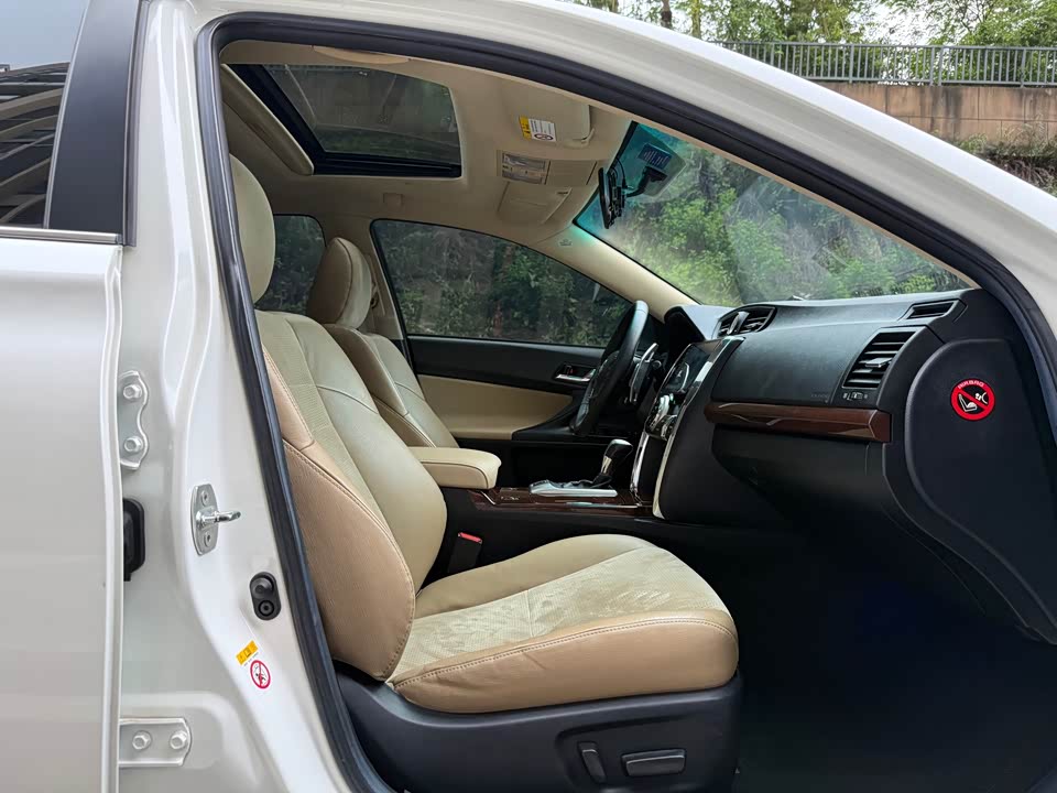 Toyota Reiz Toyota Reiz
