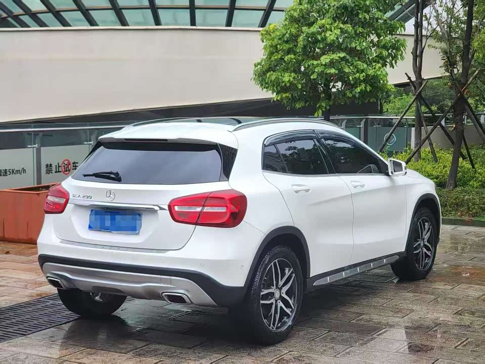 Mercedes-Benz GLA