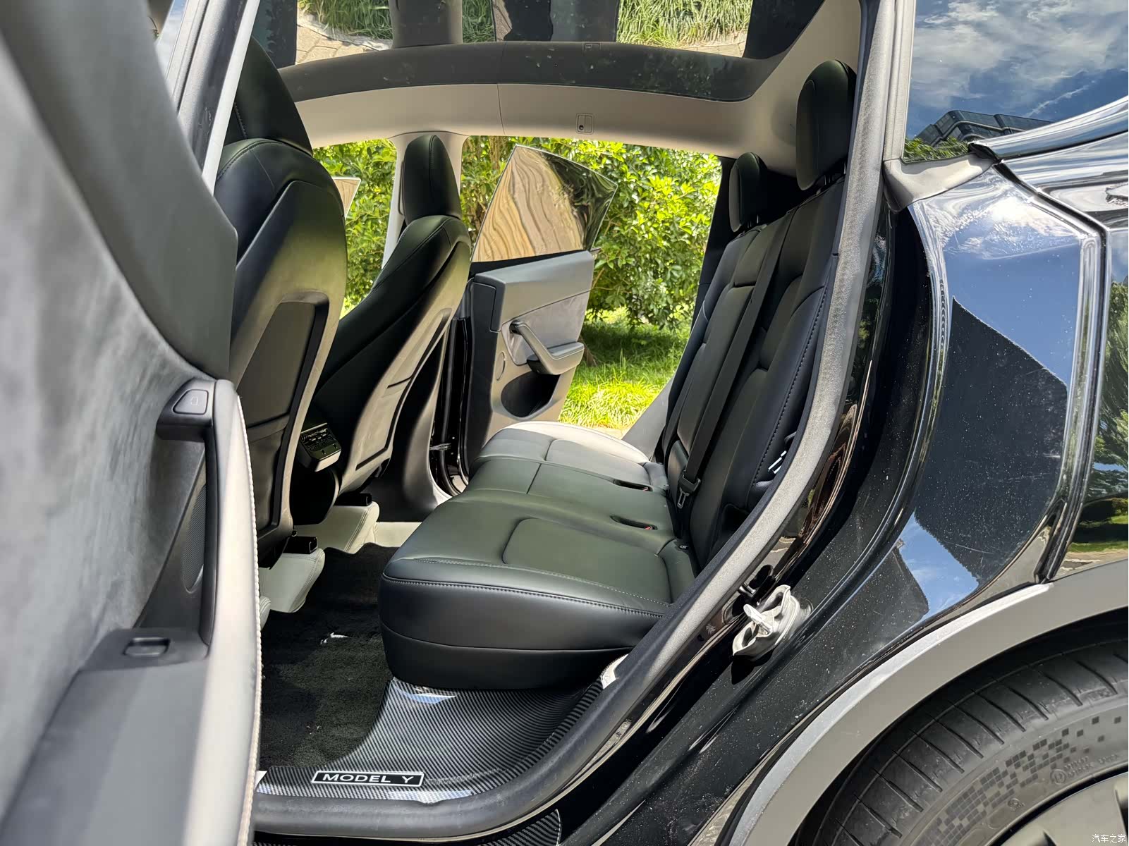 Tesla Model Y, 2023 9