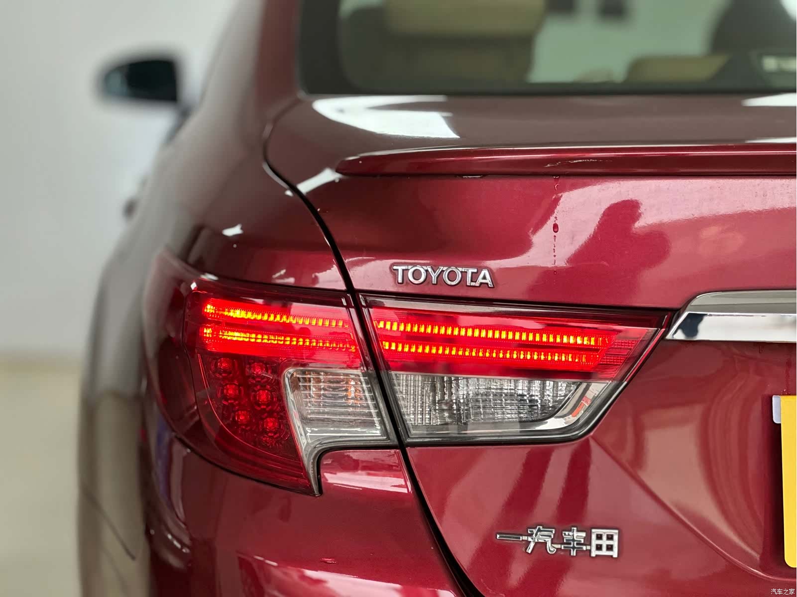 Toyota 2.5V, 2015 3