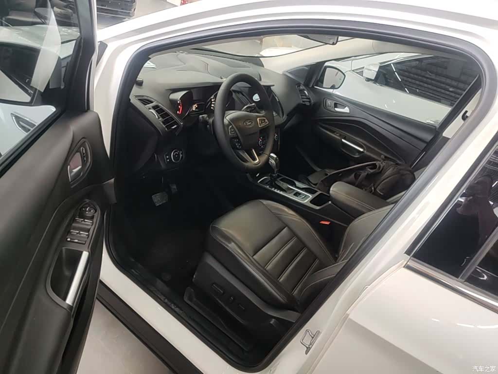 Ford Kuga, 2018 15