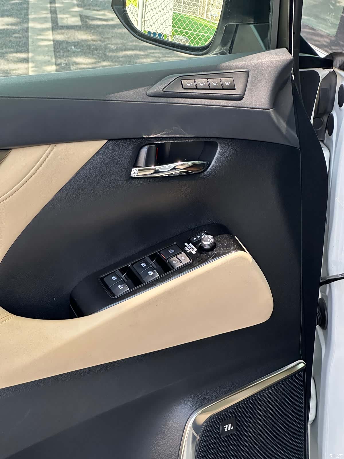 Toyota Alphard, 2017 25