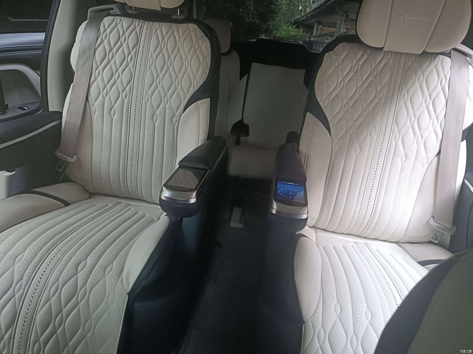 Buick GL8, 2023 10