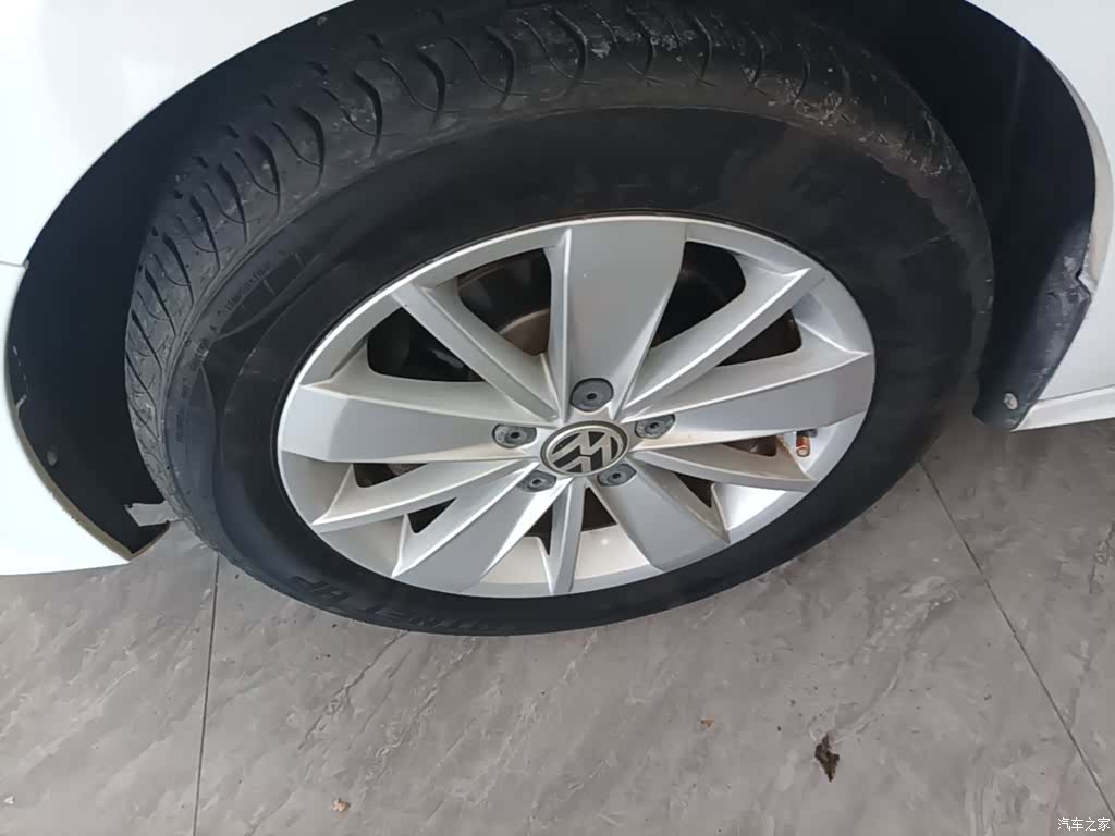 Volkswagen Sagitar, 2016 23