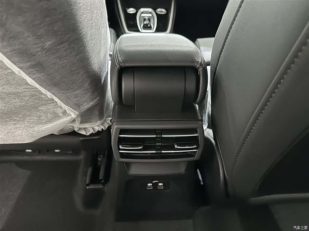 Audi Flying Spur, 2026 13