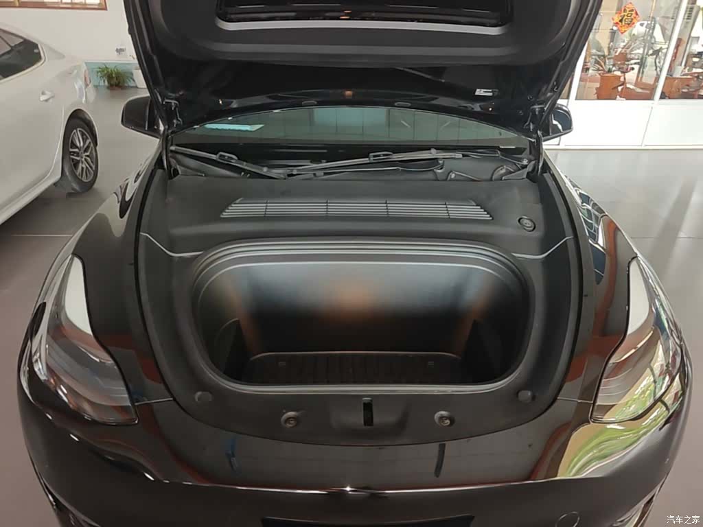 Tesla Model Y, 2022 20