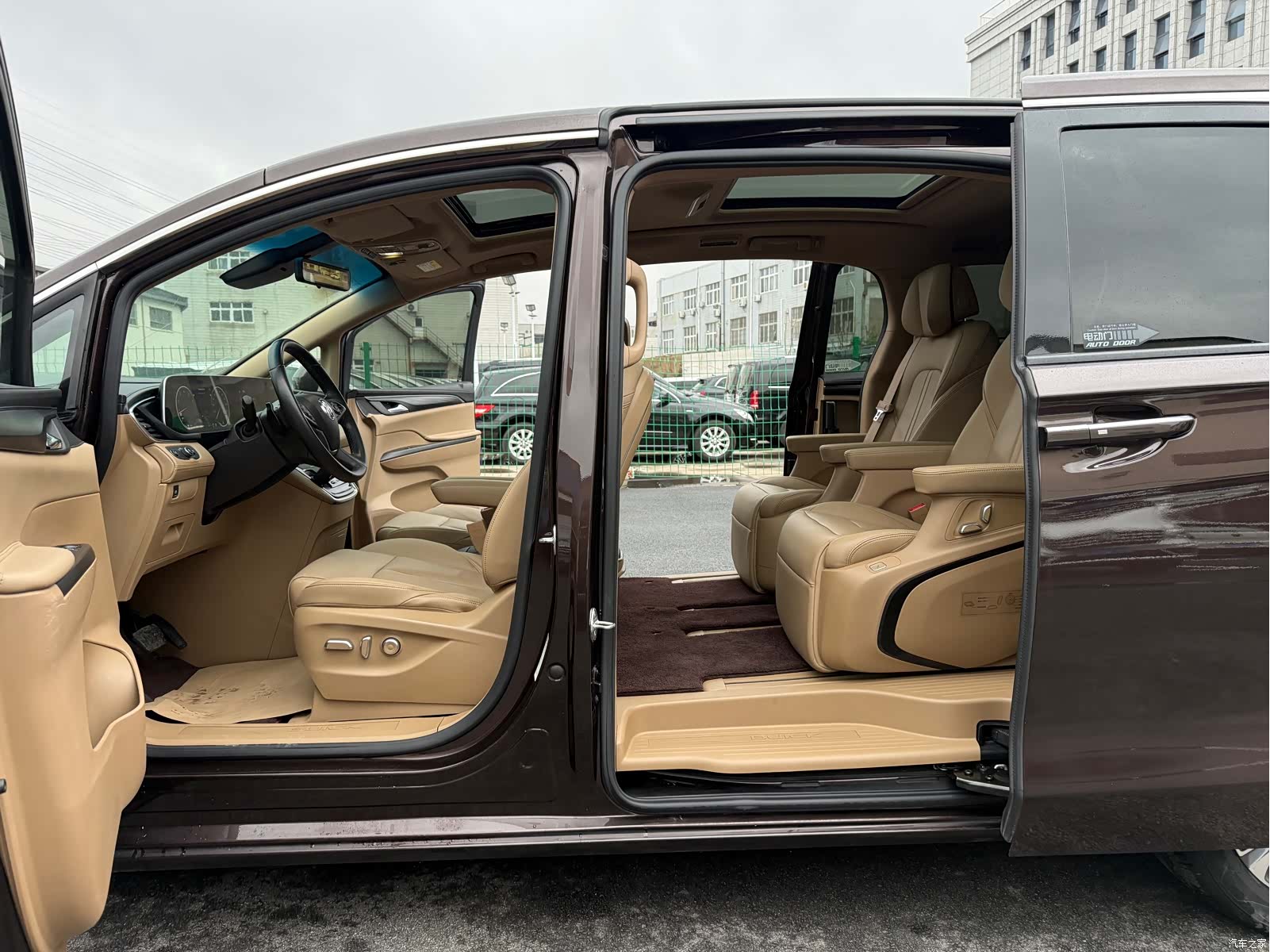 Buick GL8, 2021 6