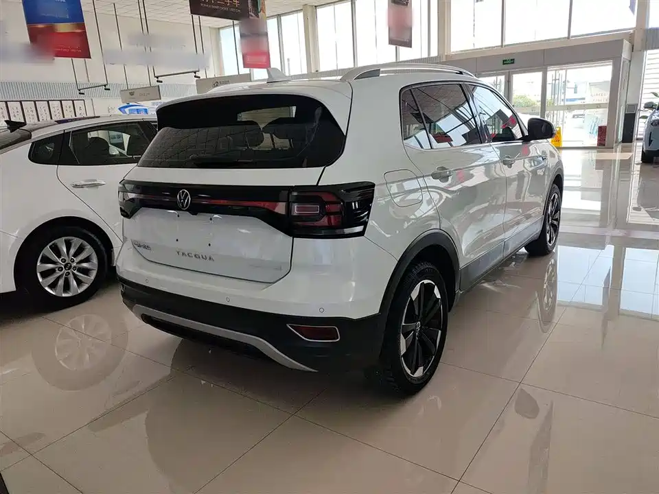 Volkswagen Exploring the shadow