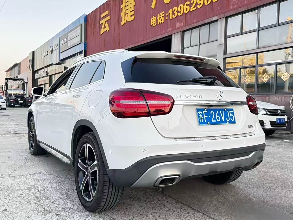 Mercedes-Benz GLA