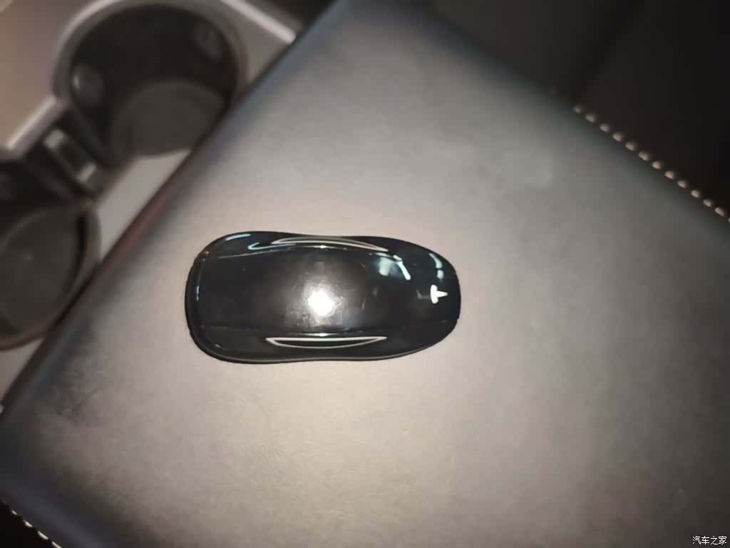 Tesla Model Y, 2024 9