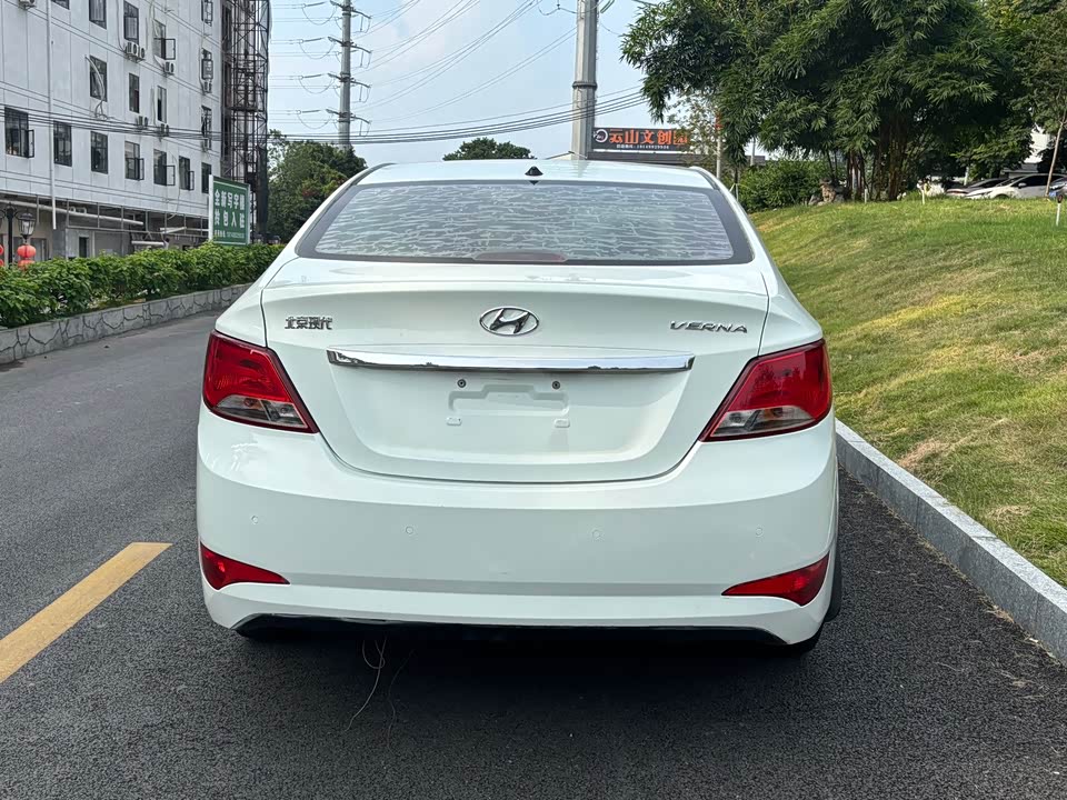 Hyundai Rena