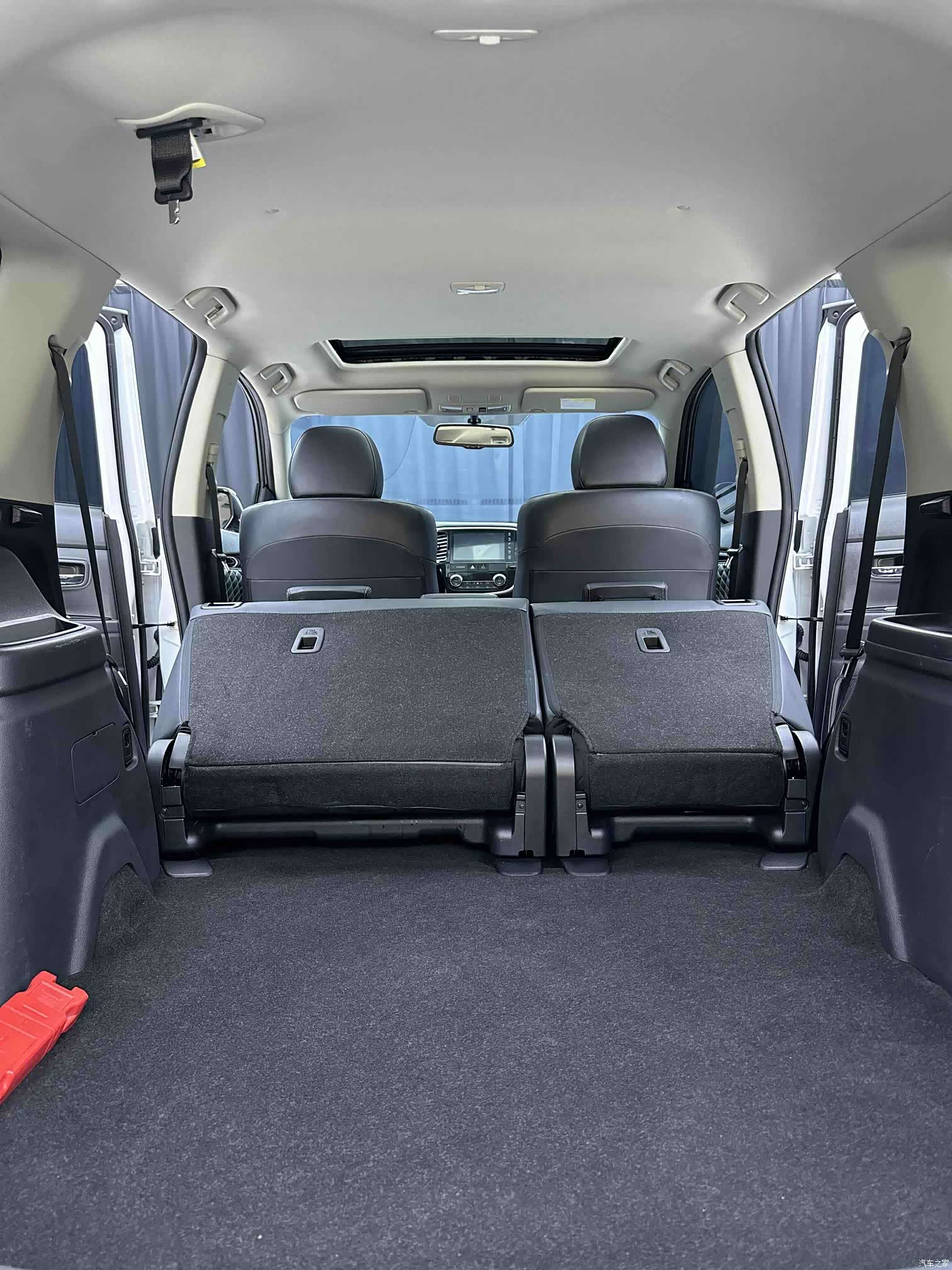 Mitsubishi Outlander, 2022 15