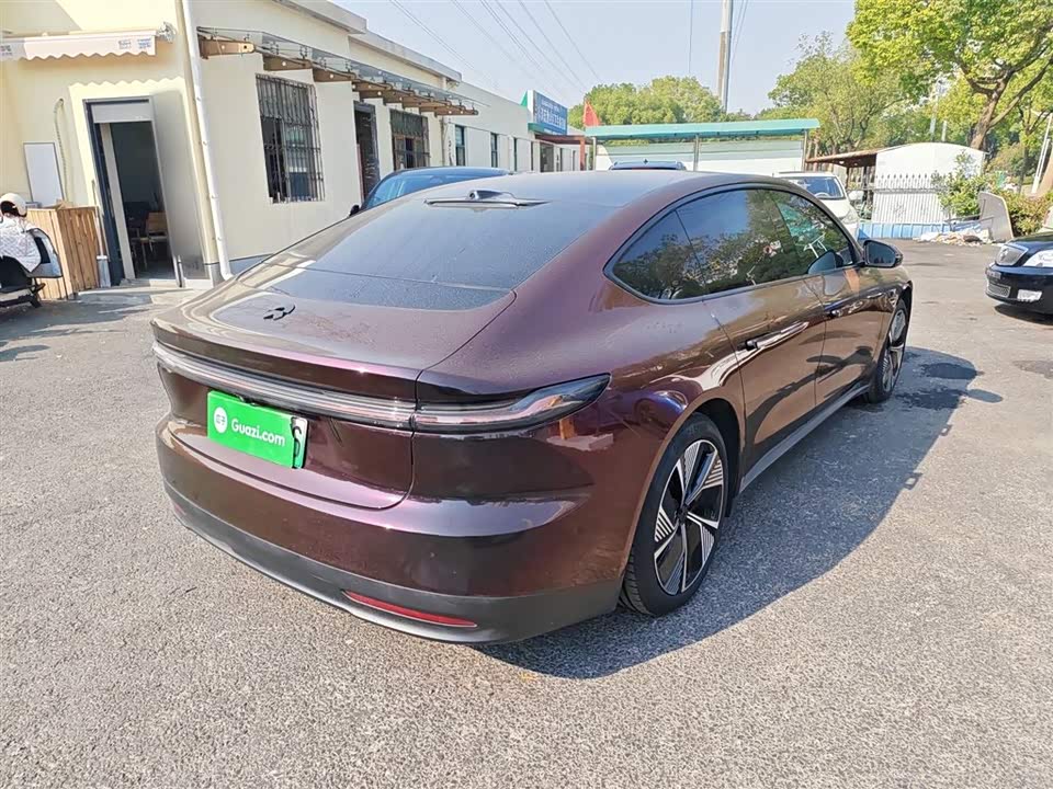 NIO ET7
