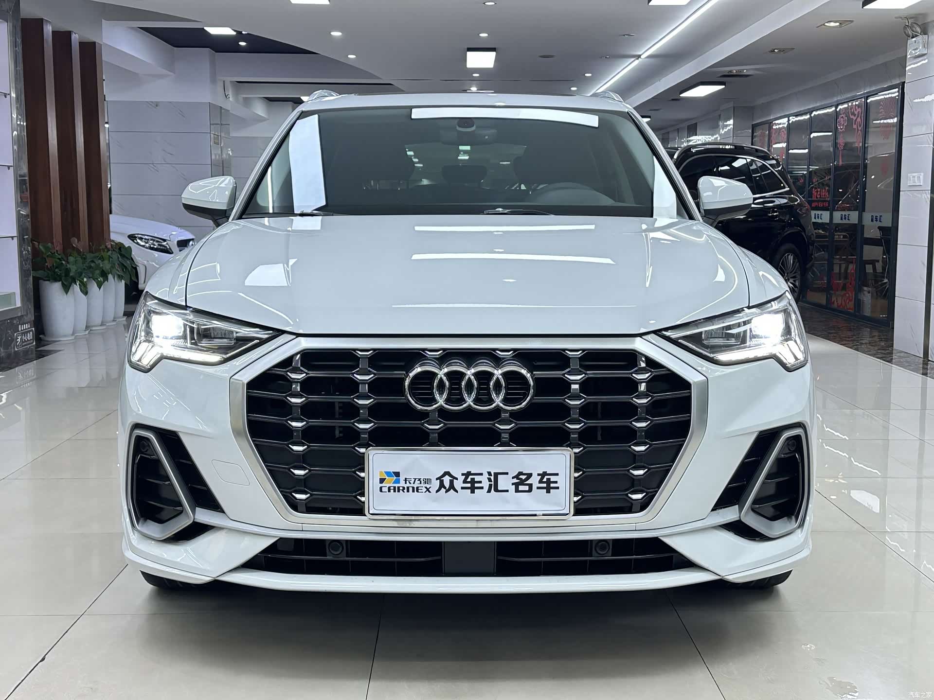 Audi Q3, 2023 2