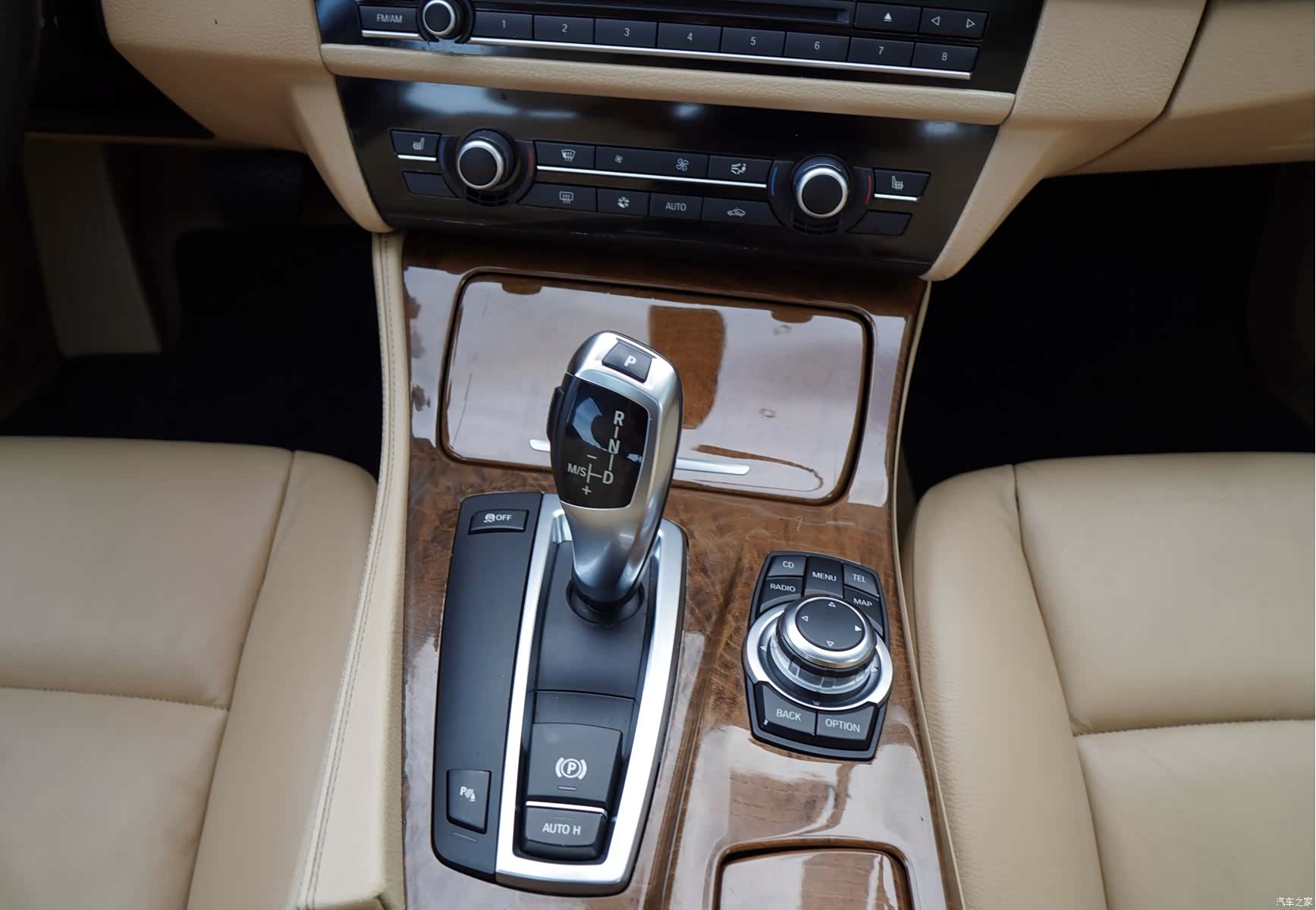BMW 5 Series, 2011 10