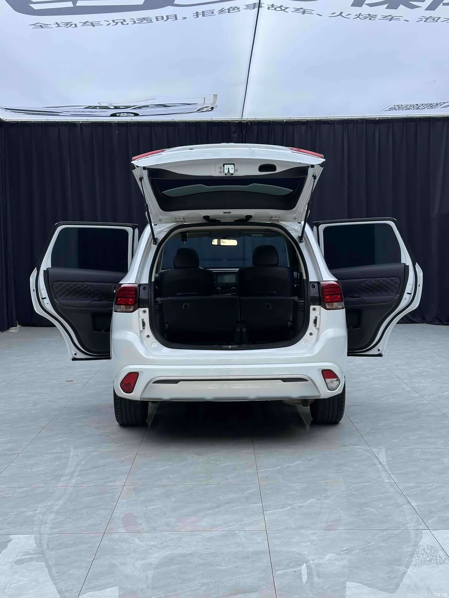 Mitsubishi Outlander, 2022 14