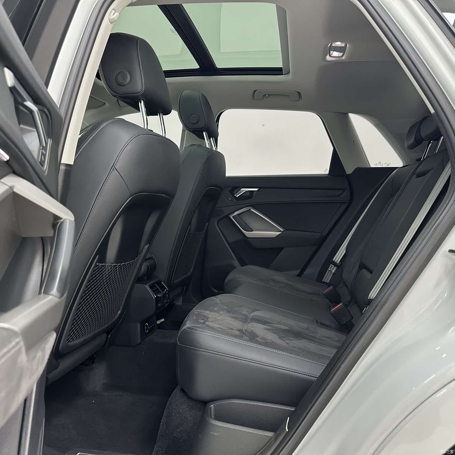 Audi Q3, 2022 8