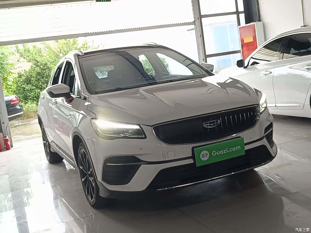Geely Emgrand, 2022 4