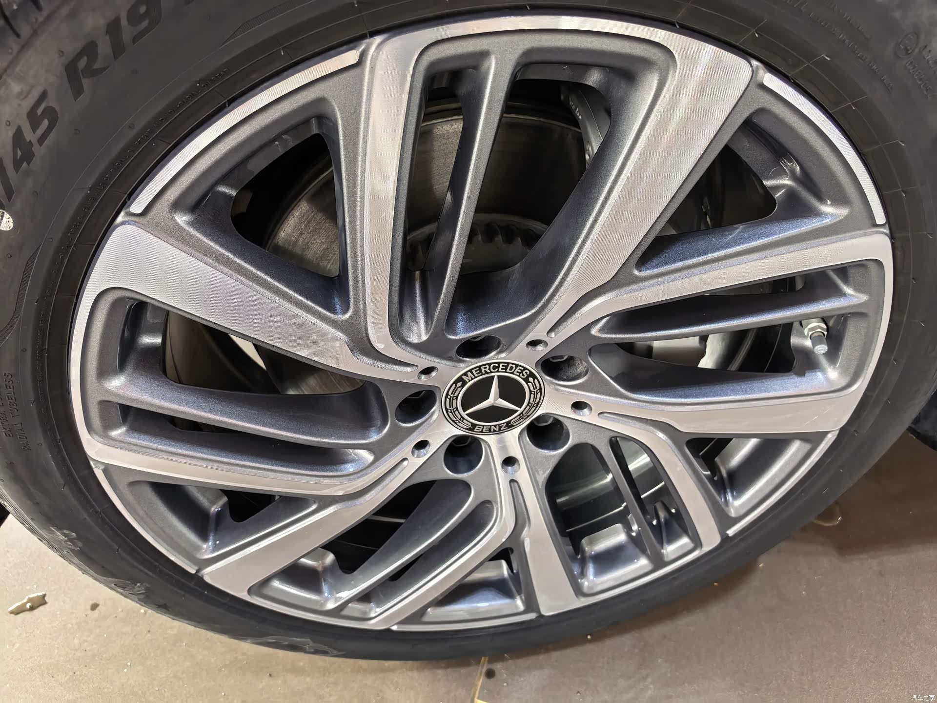 Mercedes-Benz E-Class, 2024 10