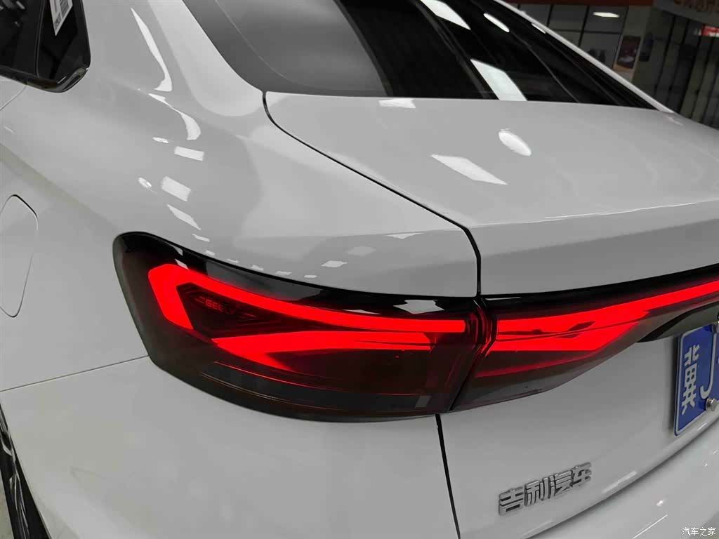 Geely Emgrand, 2024 18