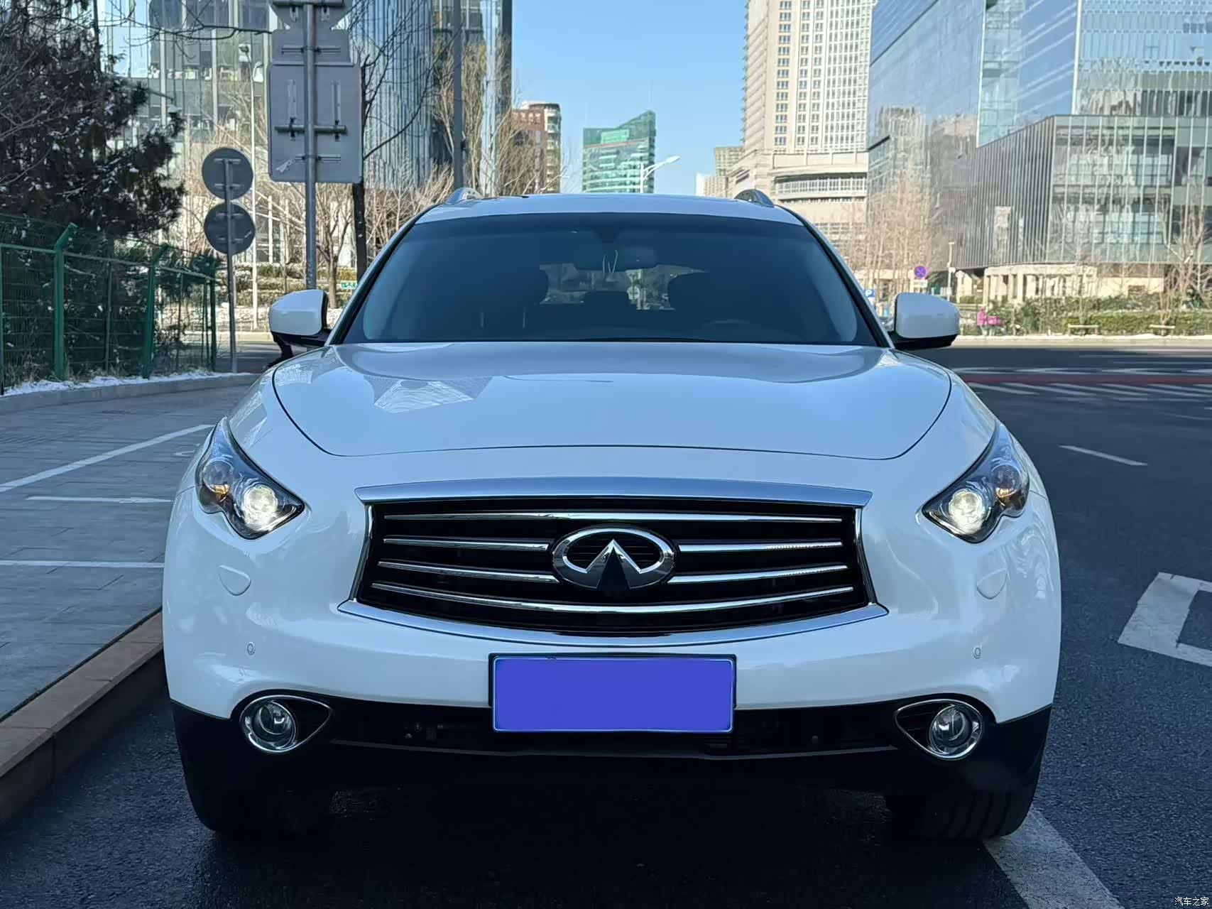 Infiniti QX70, 2015 2