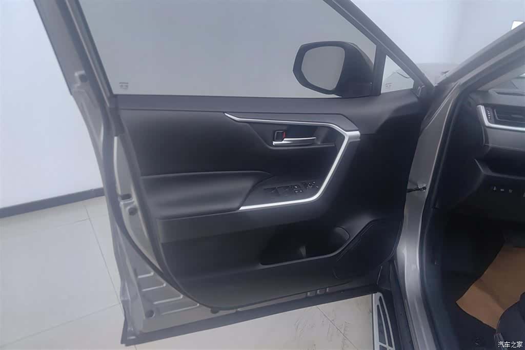 Toyota RAV4, 2021 7