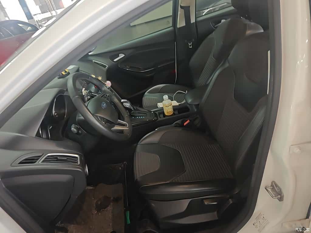 Ford Focus, 2019 15
