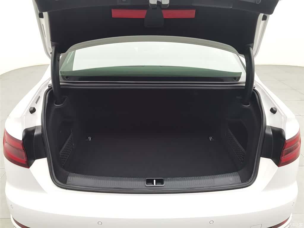 Audi A4L, 2020 16