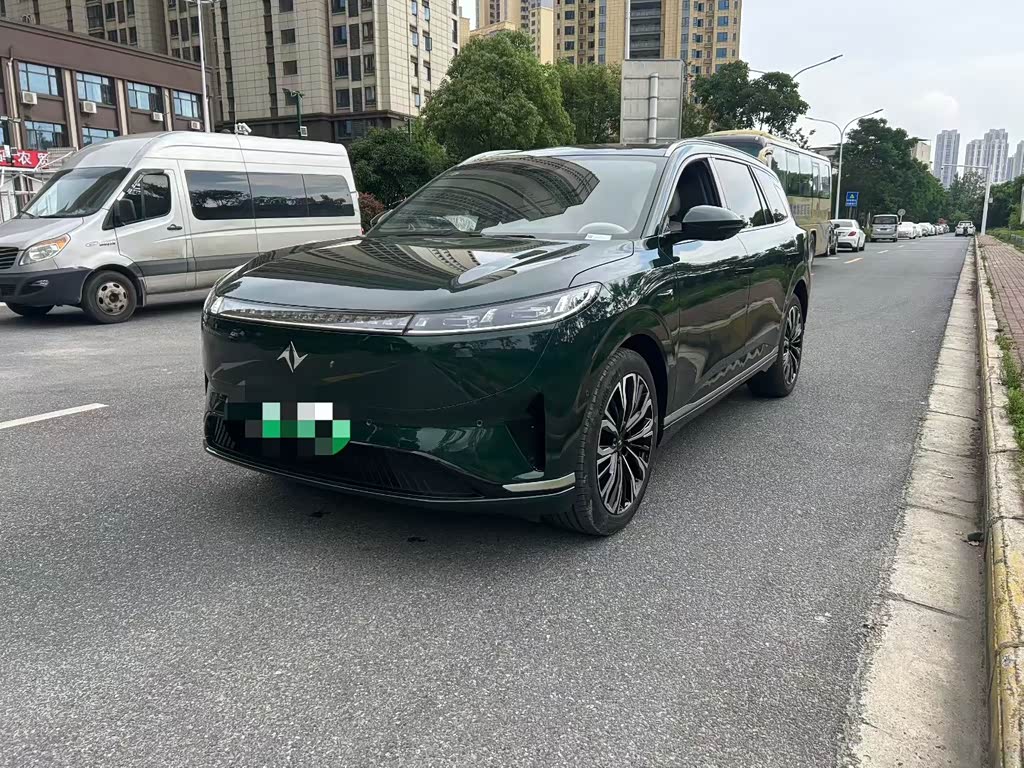 Dongfeng eπ008