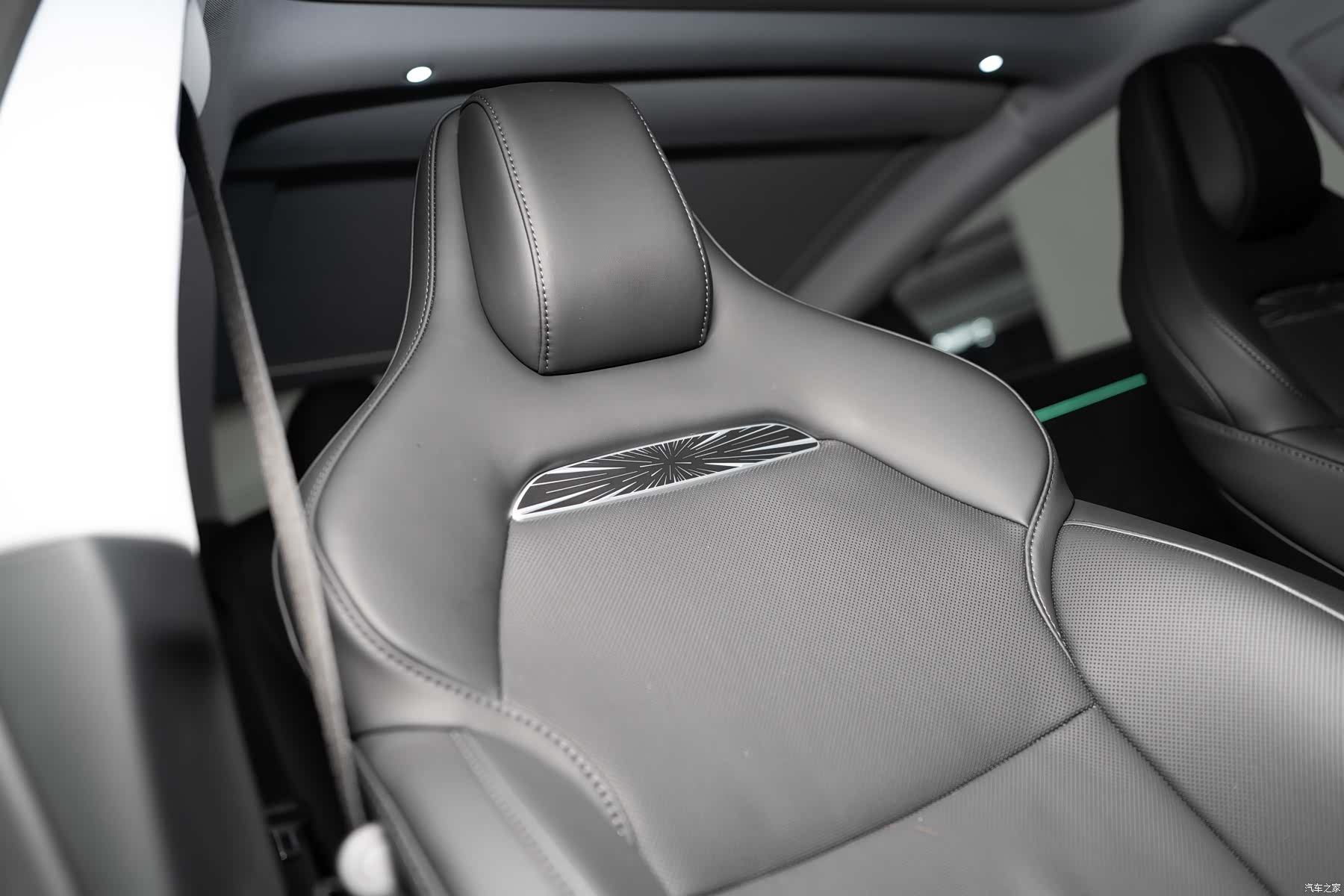 Tesla Model 3, 2025 19