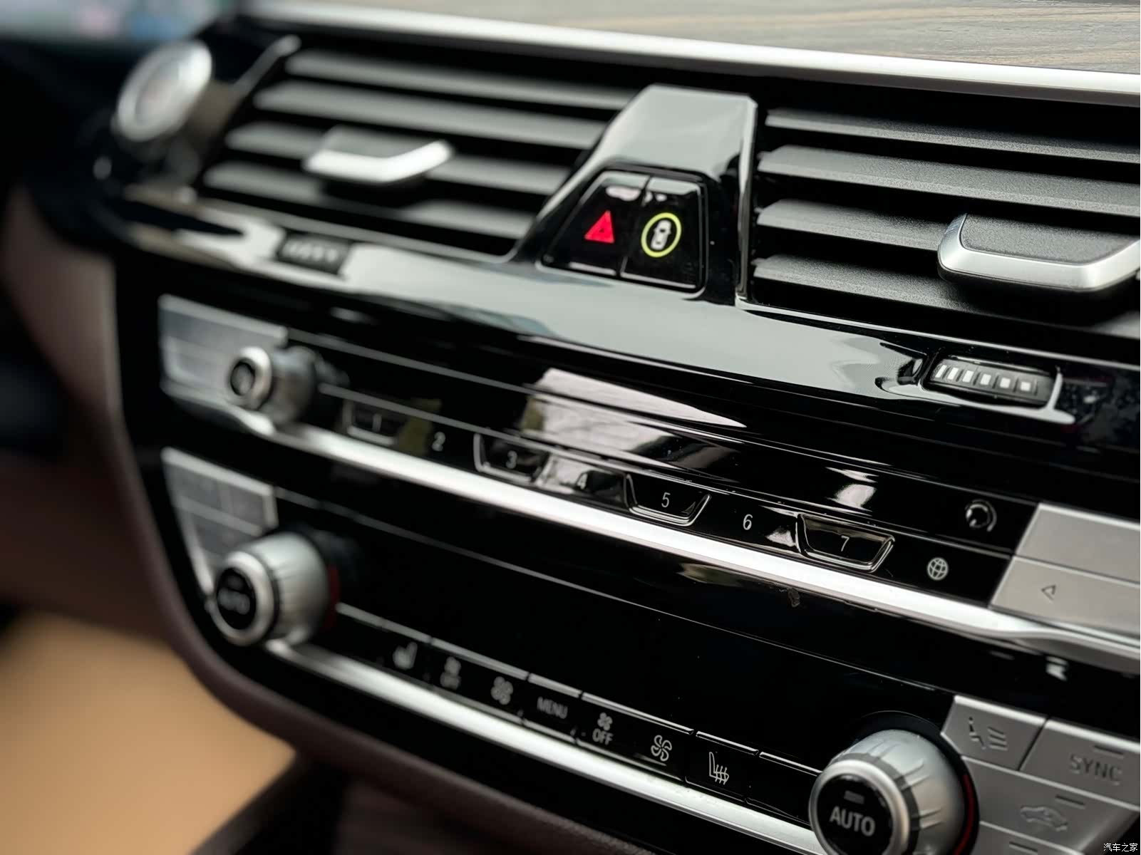 BMW 5 Series, 2020 25