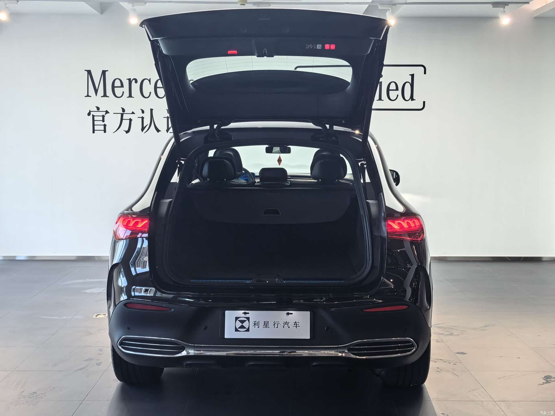 Mercedes-Benz EQE, 2025 12