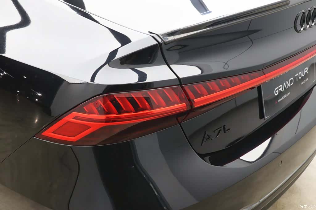 Audi A7L, 2024 26