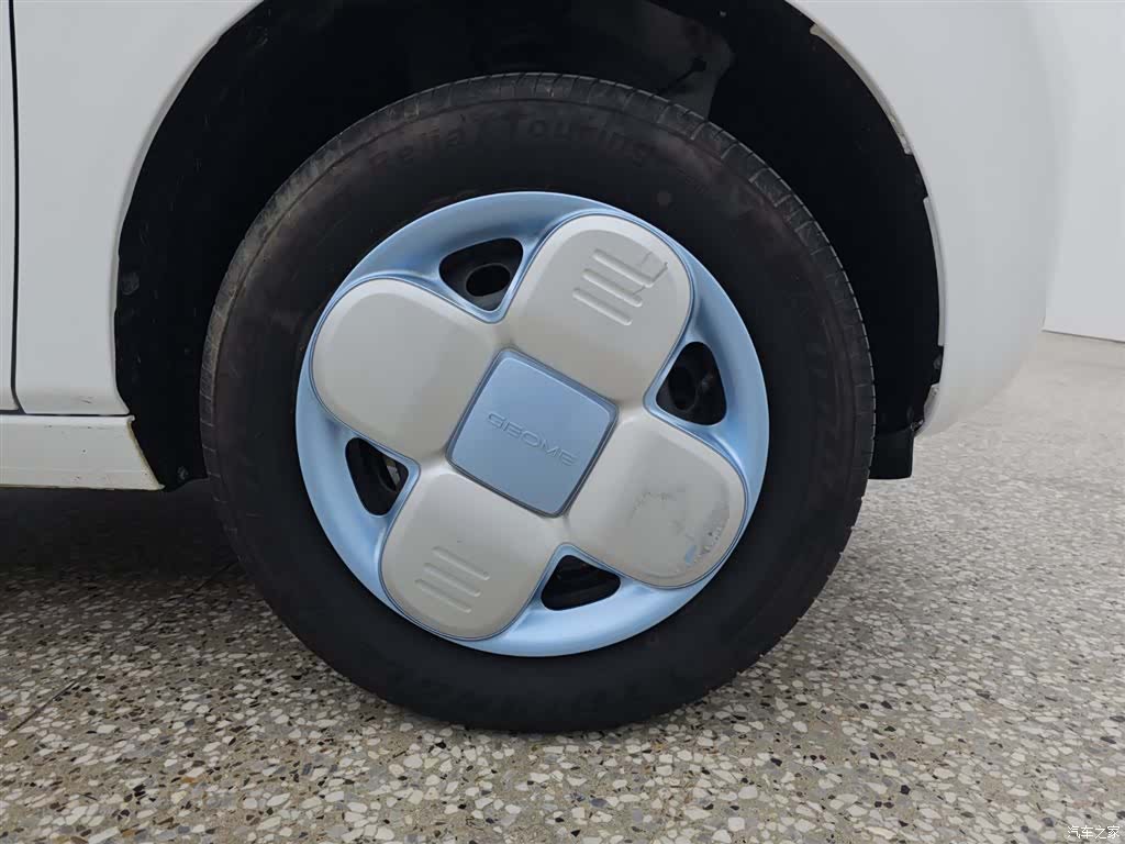 Geely Panda, 2025 13