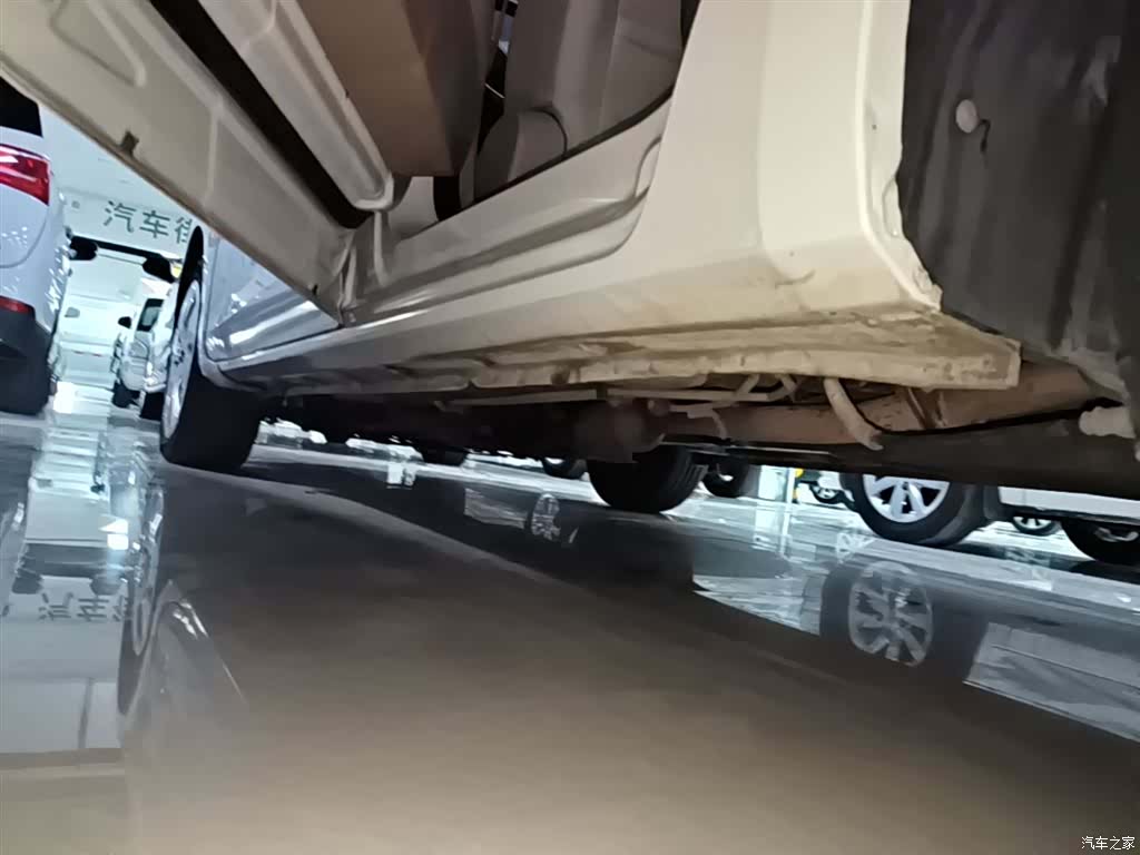 Wuling 730, 2017 22