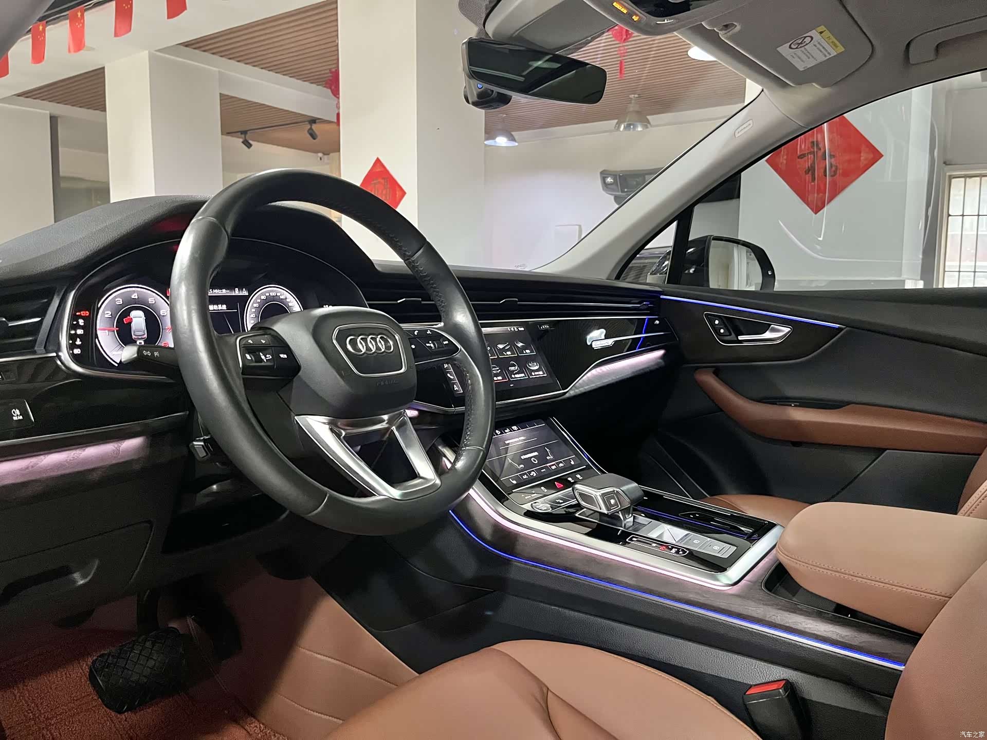 Audi Q7, 2020 все фото
