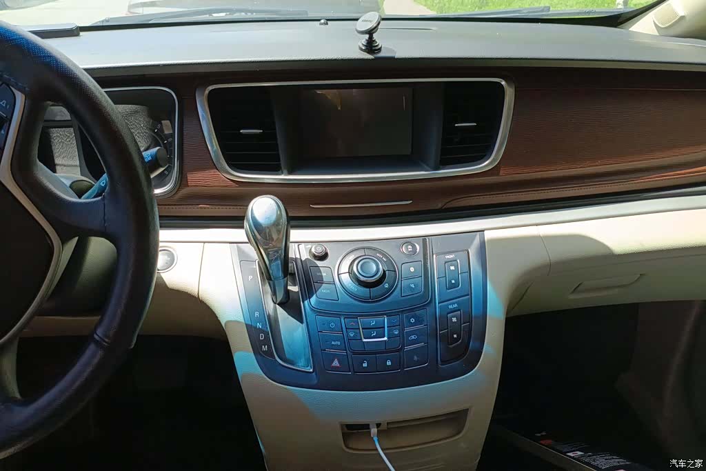 Buick GL8, 2019 13
