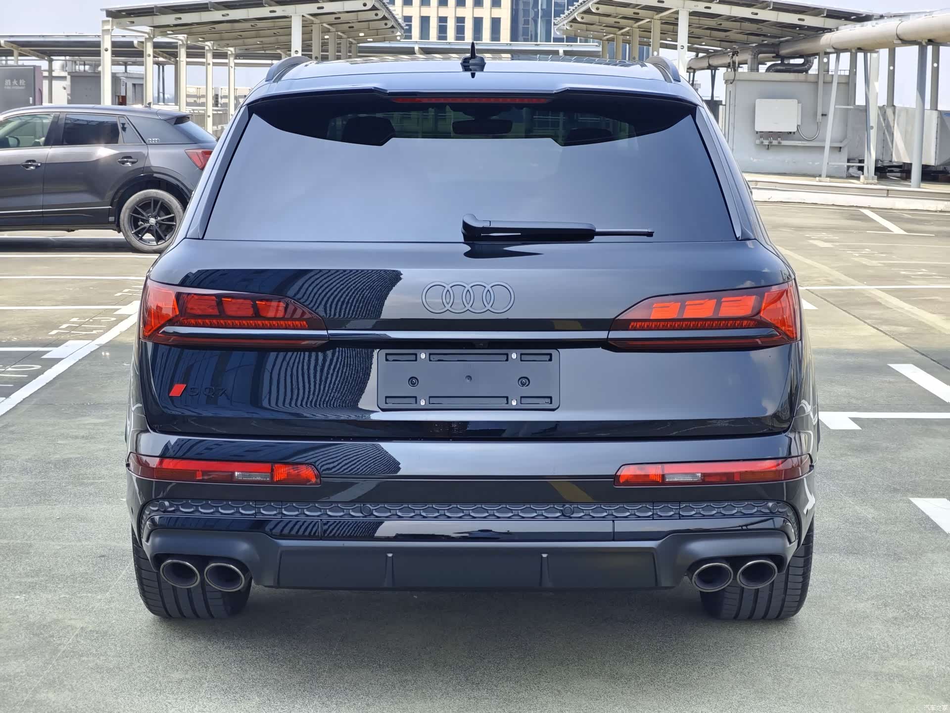 Audi Q7, 1900 4