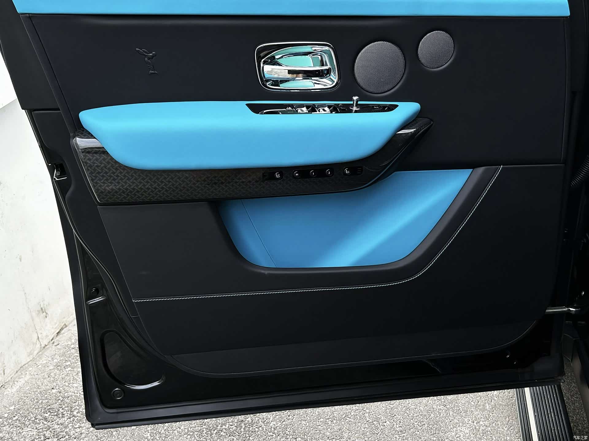 Rolls-Royce Cullinan, 2022 6