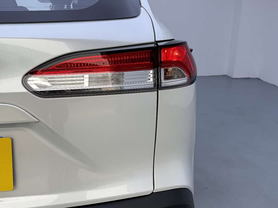 Toyota Corolla Sharp amplifier