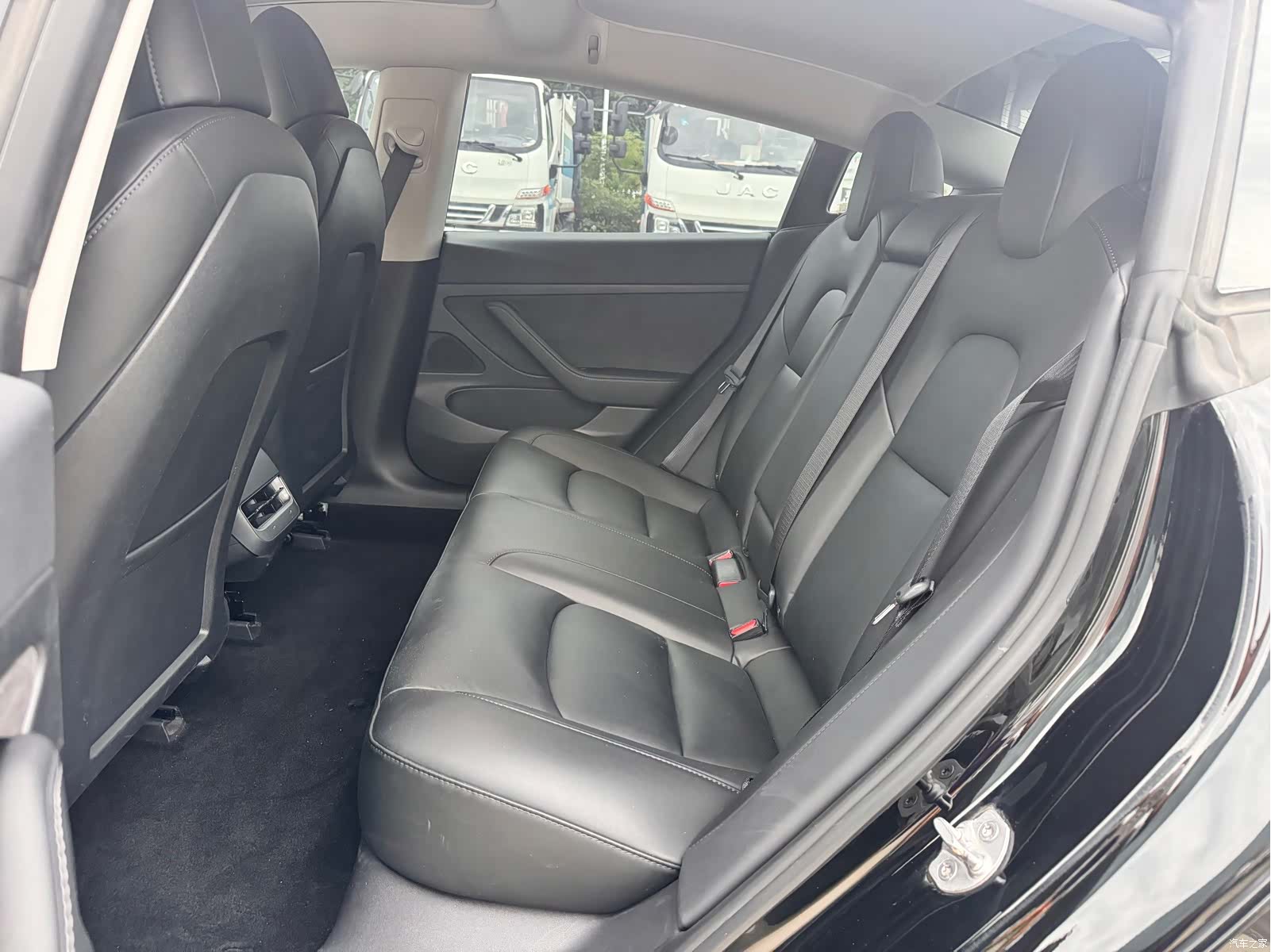 Tesla Model 3, 2020 14