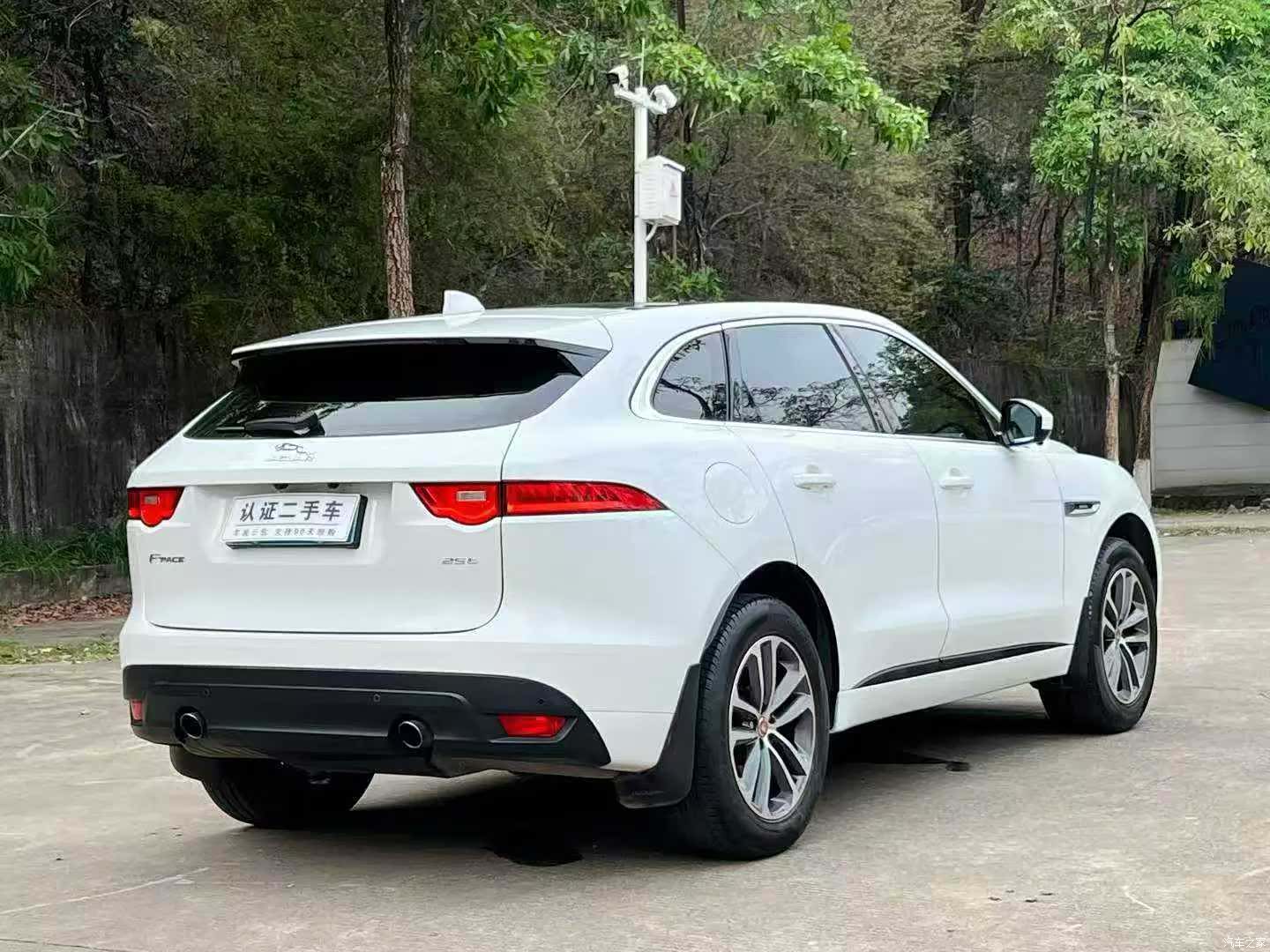 Jaguar F-PACE, 2017 9