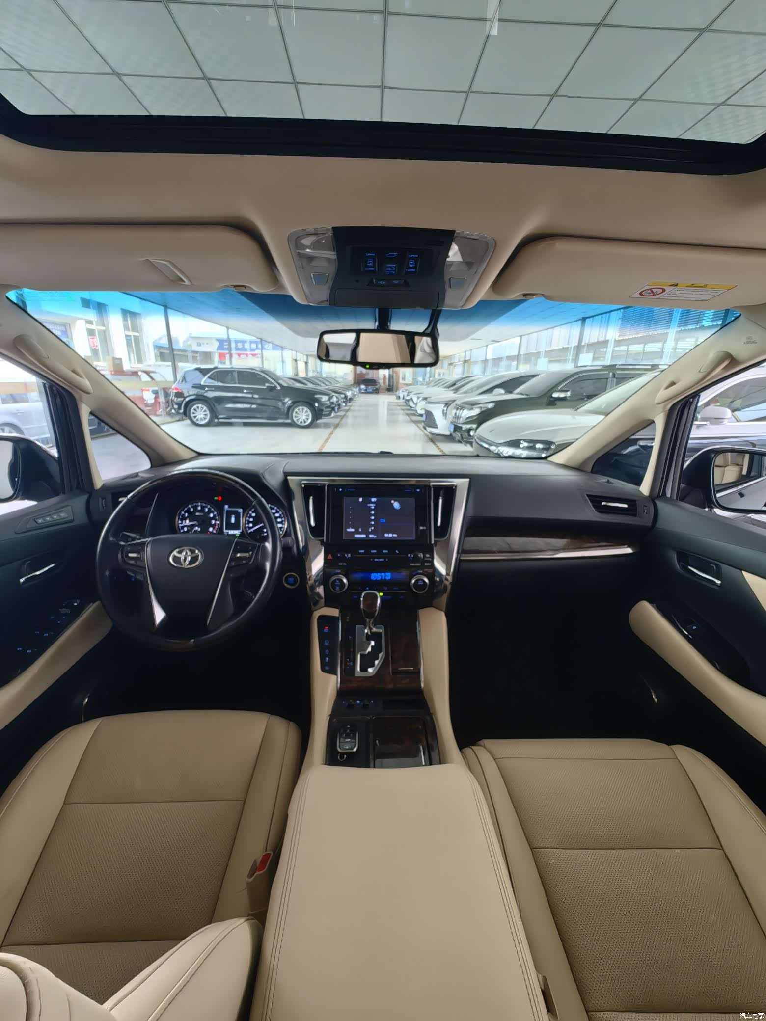 Toyota Alphard, 2018 10