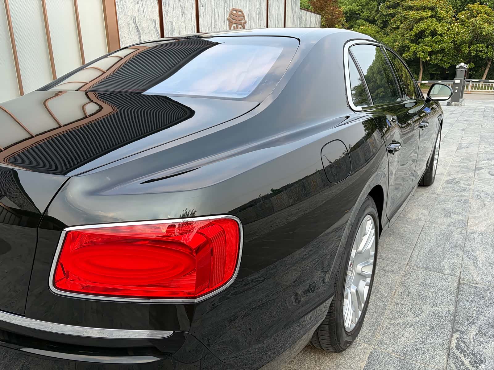 Bentley Flying Spur, 2017 10