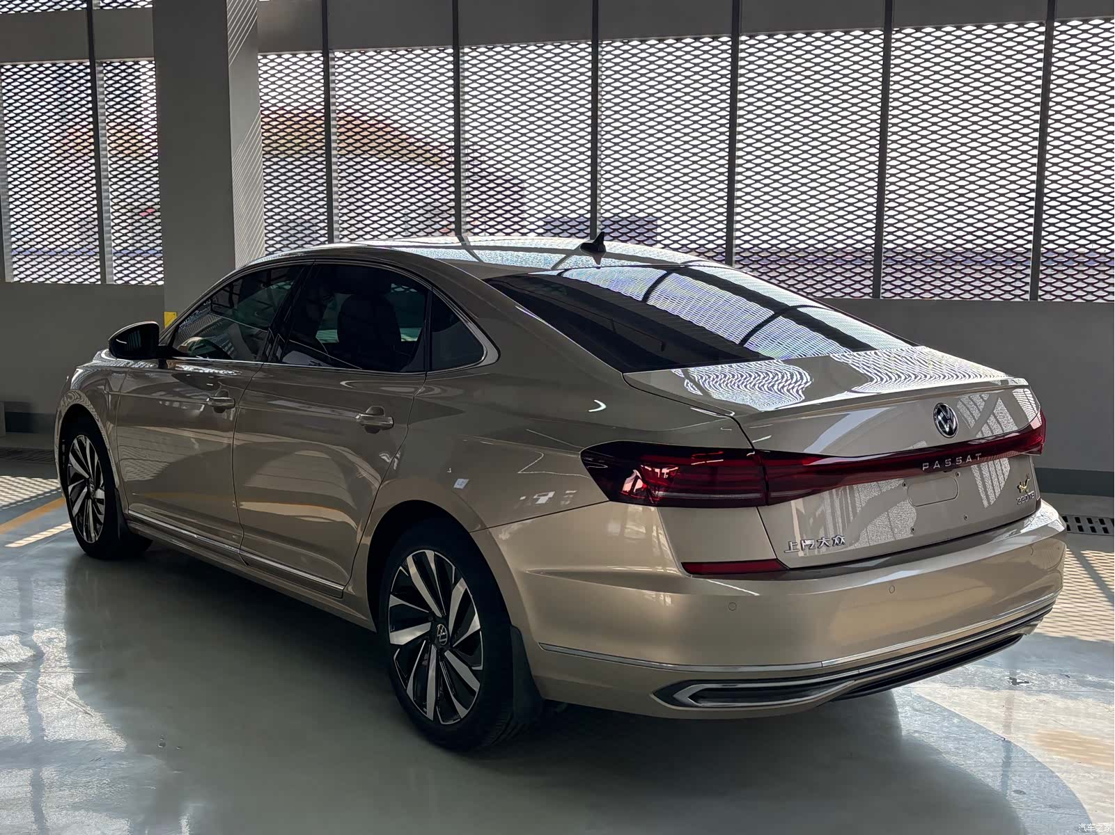 Volkswagen Passat, 2022 9