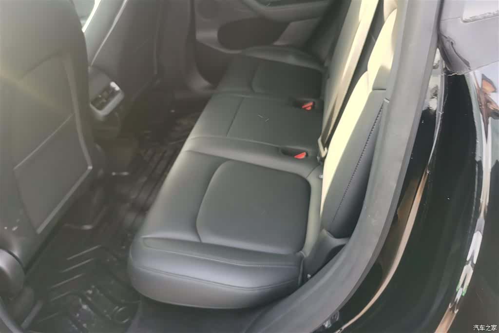 Tesla Model Y, 2021 11