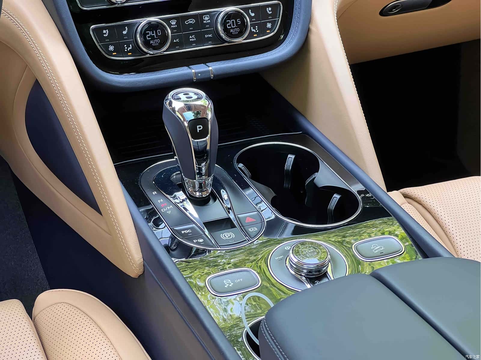 Bentley Bentayga, 2024 18