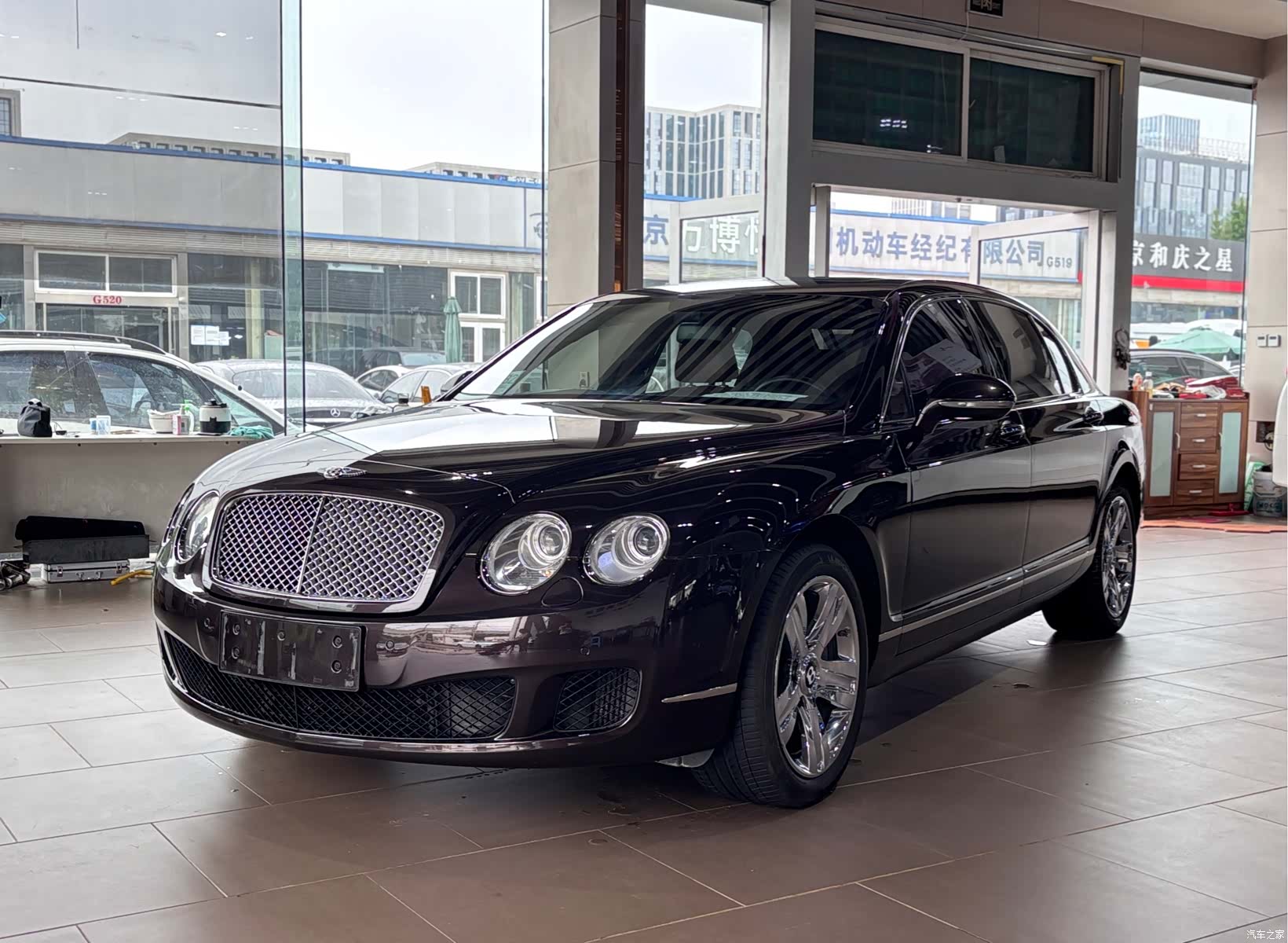 Bentley Flying Spur, 2010 1
