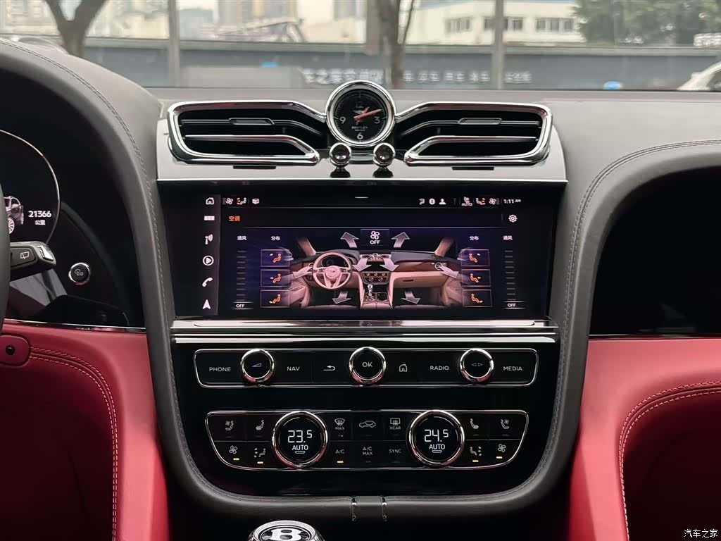 Bentley Bentayga, 2024 6